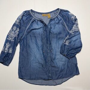 Sku#218 Wrangler Women’s Embroidered Chambray Denim Blouse | Size M | Boho